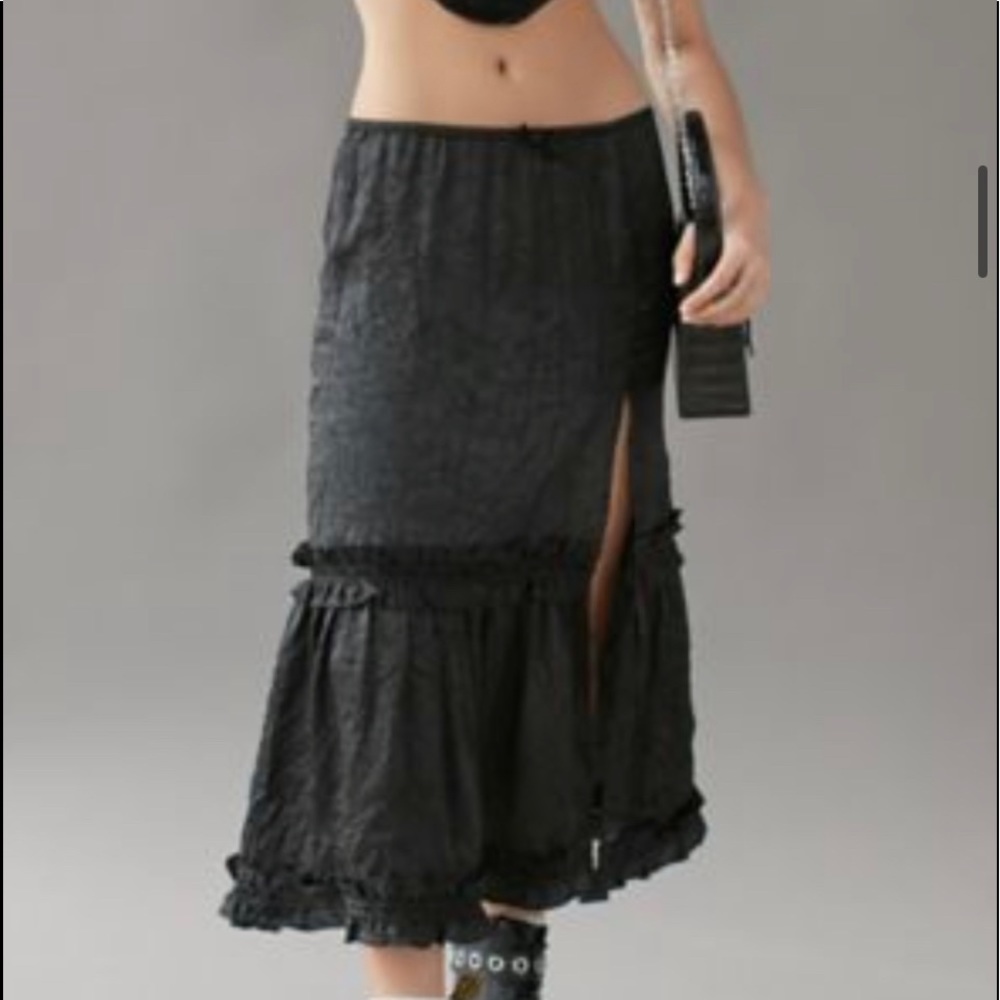Lovely black skirt with slit
